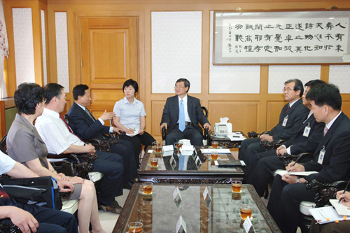 [06_18_07]President of Tianjin High Peoples Court of China visits the Supreme Court of Korea