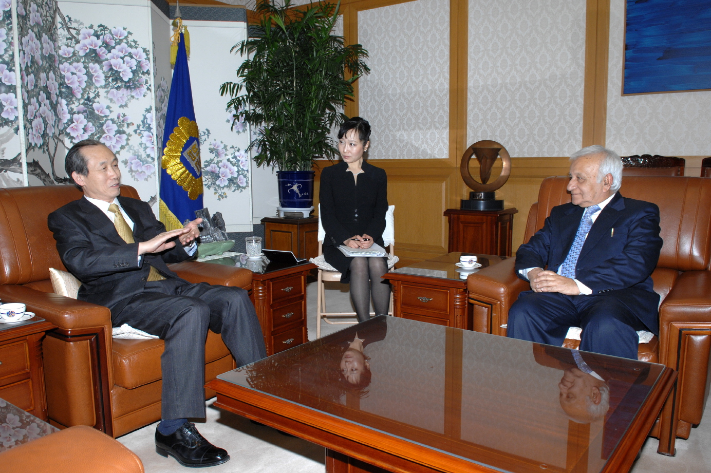 [03_05_08]New Ambassador of Nepal pays a courtesy call on the Chief Justice