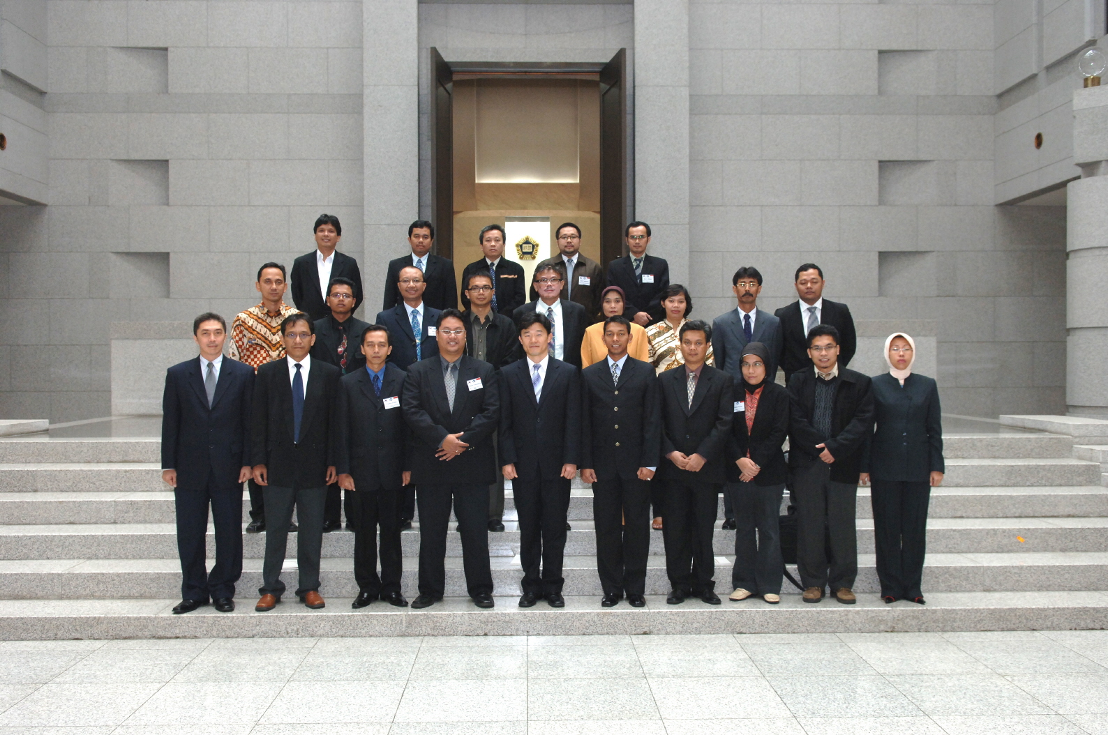 [04_25_08]Delegation from the Public Prosecution Office and KPK visits the Supreme Court