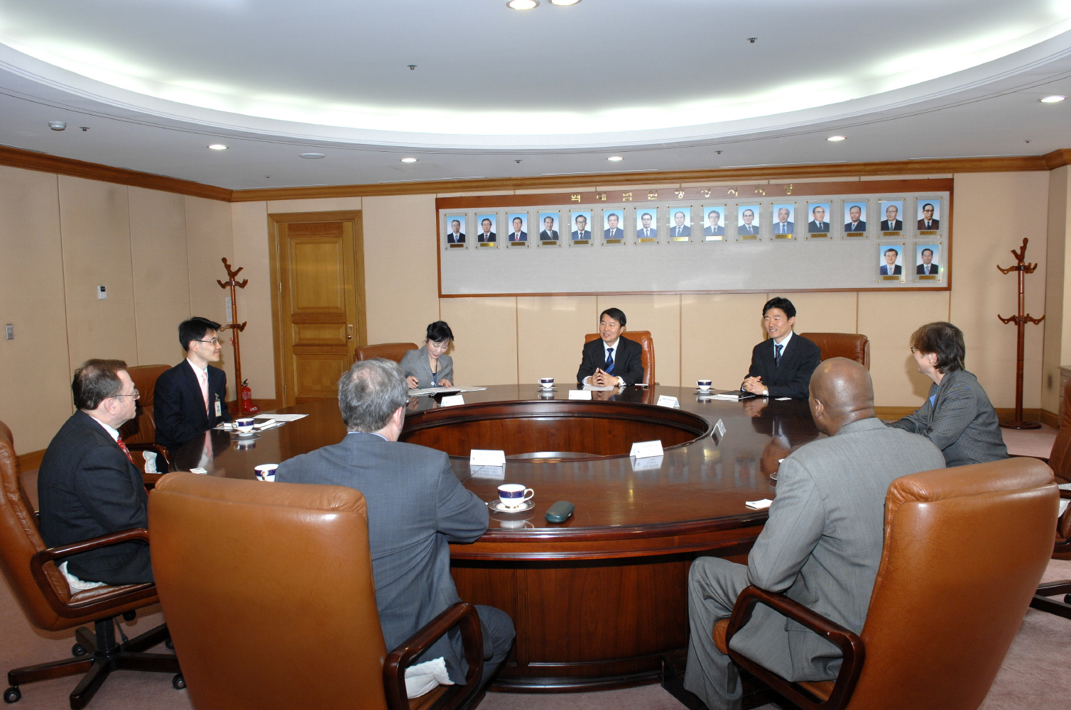 [05_09_08]Dean of GWU Law School visits the Supreme Court of Korea