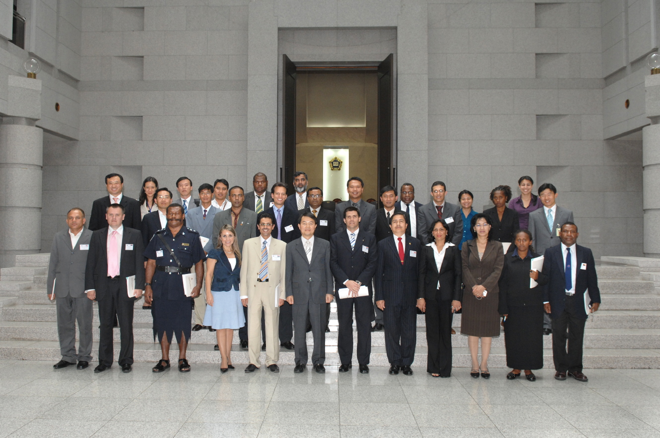 [06_17_08]Attendants of the 12th International Workshop calls on the Vice-Minister of NCA