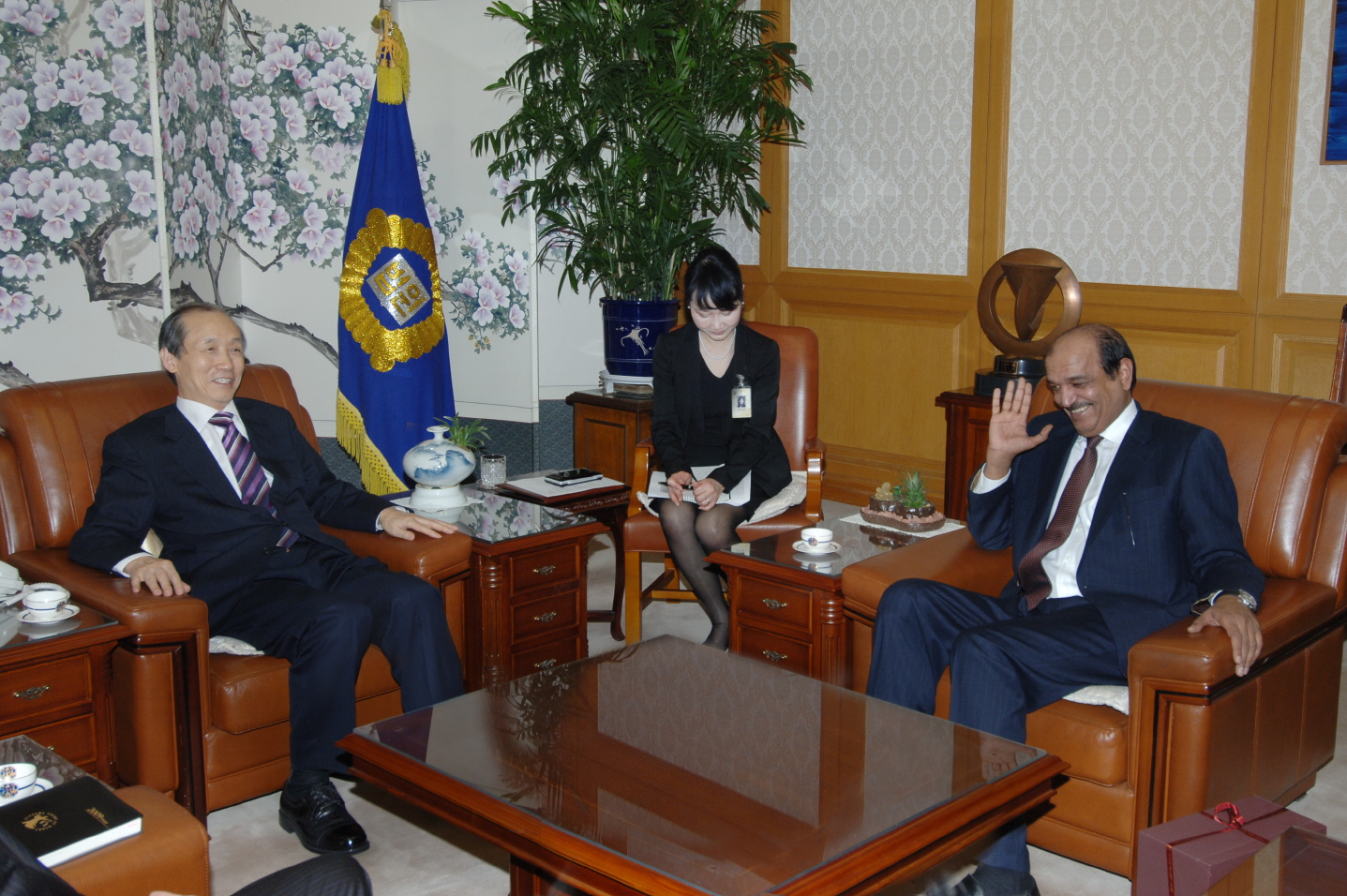 [01_21_09]Newly Appointed Ambassador of the State of Qatar pays a Courtesy call on the Chief Justice