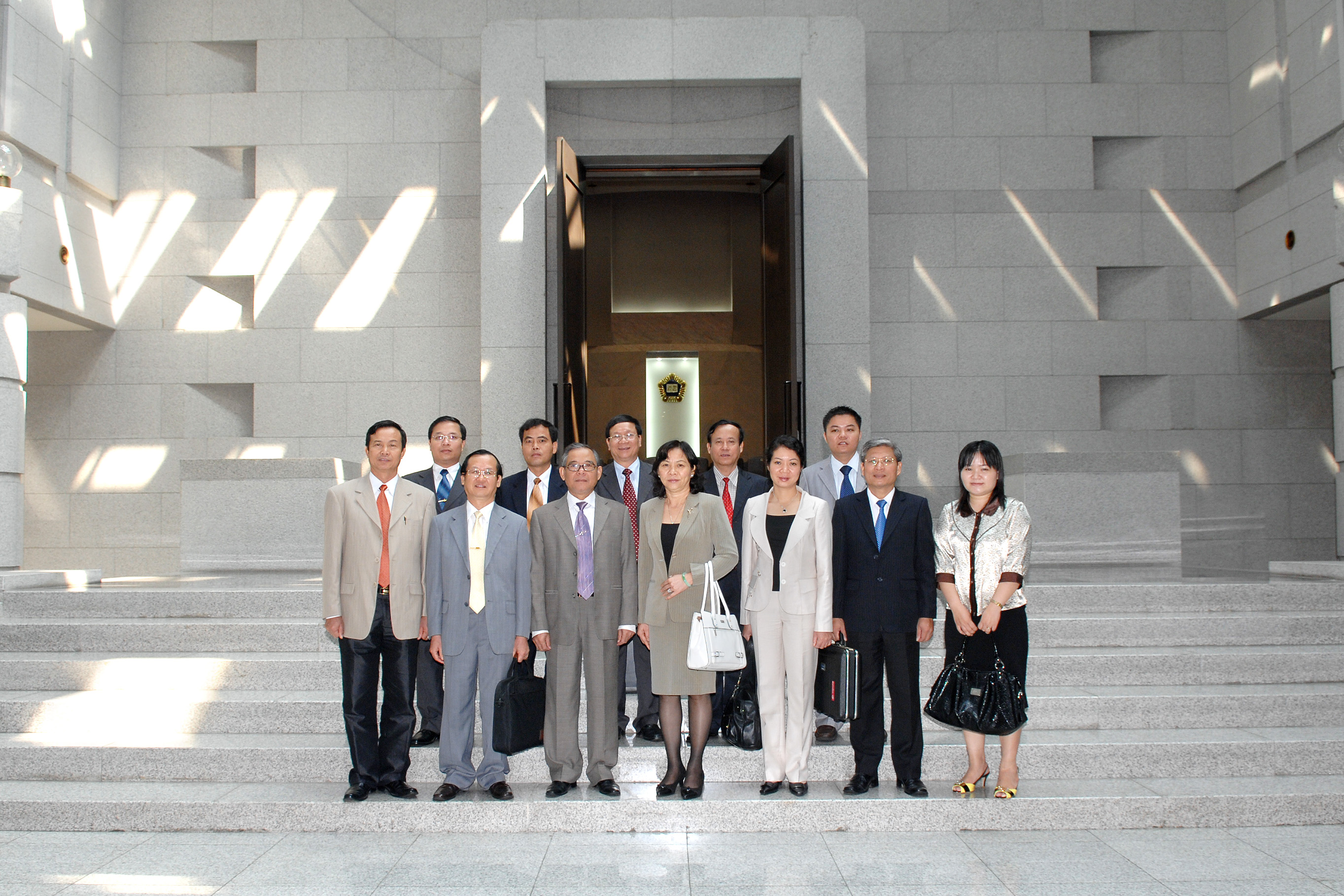 [07_27_09]The delegation of Judicial Committee of the National Assembly of Vietnam visits the Supreme Court of Korea