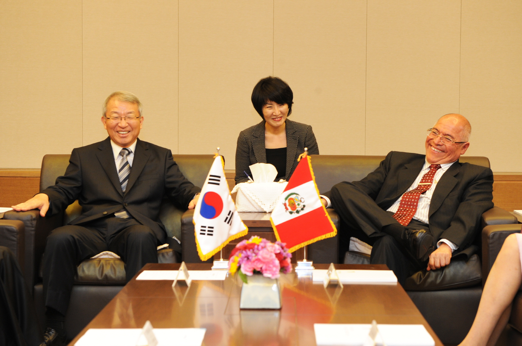 [04_17_12]Chief Justice of Peru visits the Supreme Court of Korea