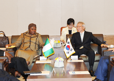 [06_18_13]Chief Justice of Korea meets with Chief Justice of Nigeria