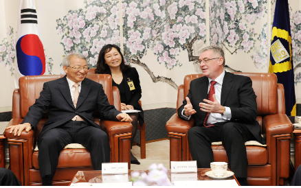 [10_15_13]Chief Justice Yang Sung-tae welcomes Chief Justice of Croatia