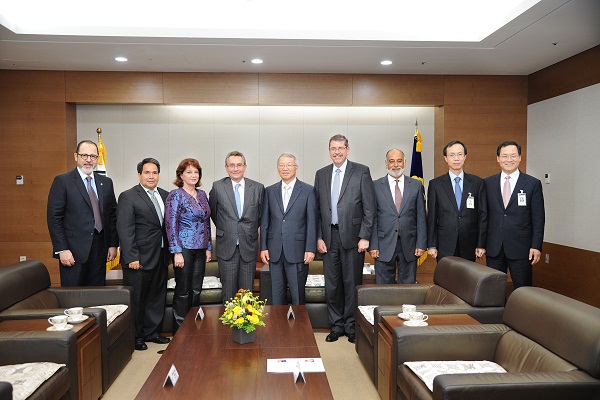 [10_02_14]Chief Justice of Colombia visits the Supreme Court of Korea