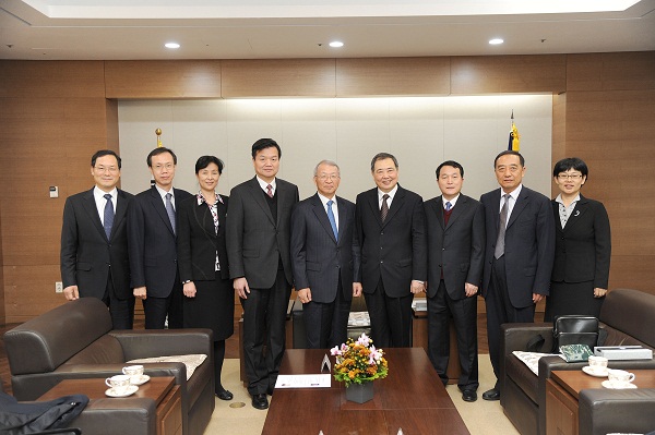 [11_23_14]Supreme People's Court Justice of China visits the Supreme Court of Korea