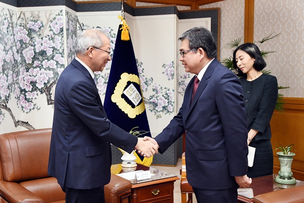 [09_02_15]Ambassador of Brunei pays a courtesy call on the Chief Justice