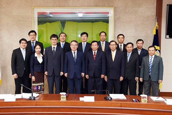 [09_02_15]Vice Minister Syphouk Vongphakdy of Ministry of Home Affairs of Laos visits the Supreme Court of Korea