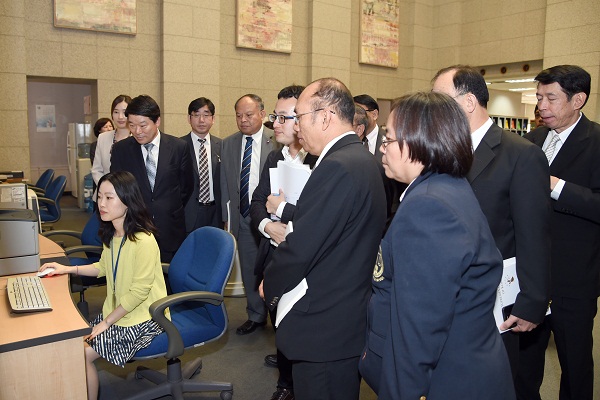 [10_22_15]Vice-President of the Supreme Administrative Court of Thailand visits the Supreme Court of Korea