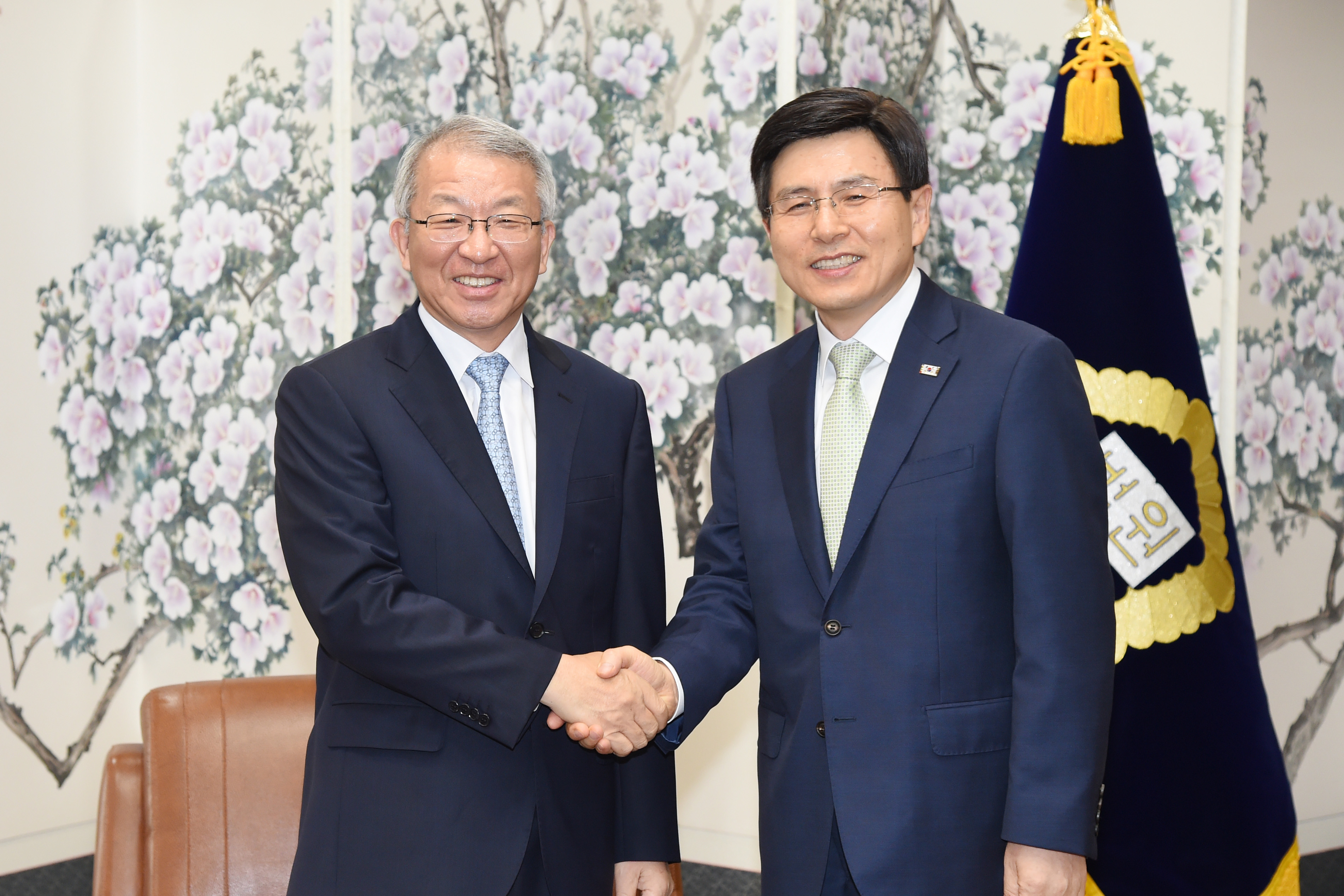 �Ǽ��� ������ ����� �������� Ȳ���� �����Ѹ�