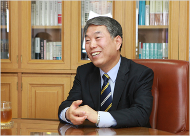 김창석 대법관님 사진