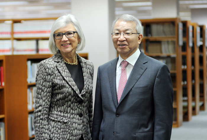 �������ð��� �ѷ����� ����� �������� �ƶ�Ŭ�� �������