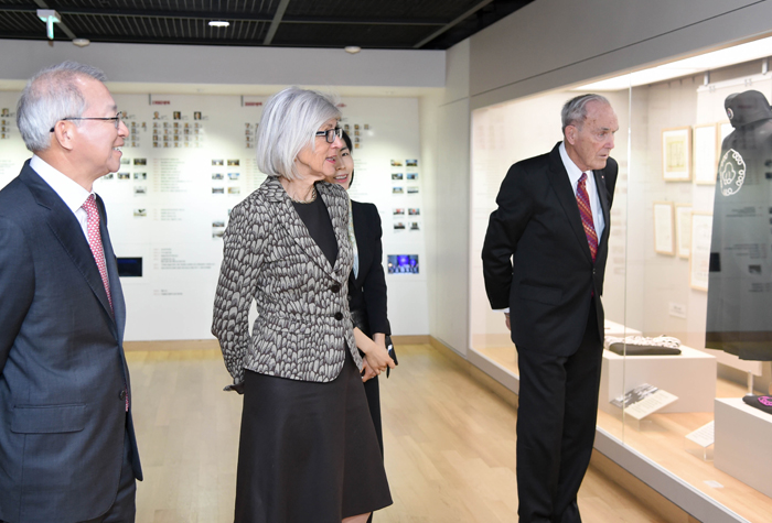 �������ð����� ������ ��� �ִ� ����� �ƶ�Ŭ�� ĳ���� ������� ����