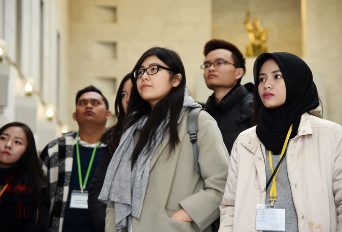 �ƽþ� ���л� ���� ����� ����