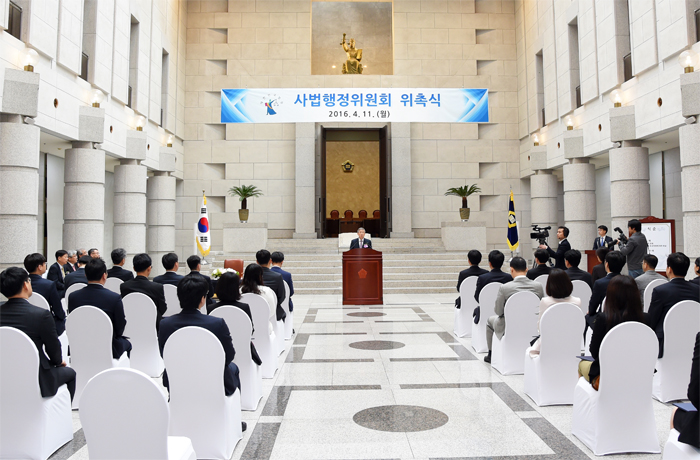 ���˽��� ����Ǵ� ����� ����� �� �߾�Ȧ ����