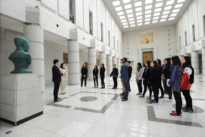 ���� �躴�ο� ���� ������ ��� �ִ� ��걹���б� �л���