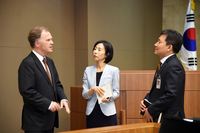 ���� �� û�縦 �ѷ����� ������ ��� ���� �븣���� ���