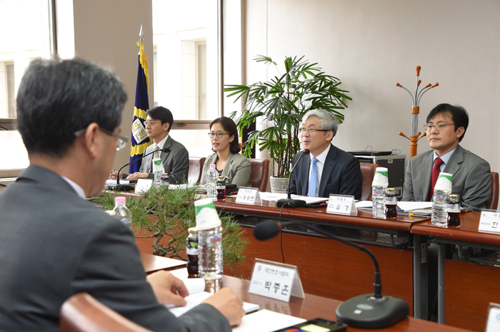 �������� ��������ȸ 1�� ȸ�ǰ� ����ǰ� �ִ� ȸ�ǽ�