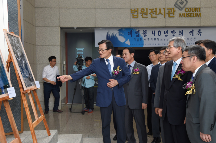 �ڽ��� ���� ������ ���Ͽ� ���� �����ϴ� ������ �繫���� ������ ��� �����