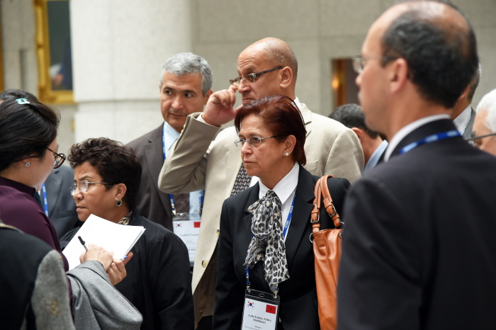 ����� �� �߾�Ȧ���� ���� ���� ����� ����������