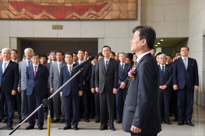 ȯ�� �λ縦 ������ ���κ� �����