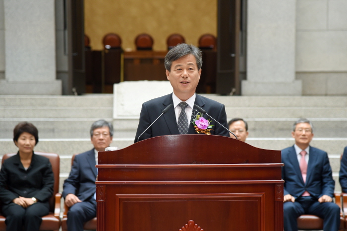 ���ӻ縦 �ϴ� ���κ� �����