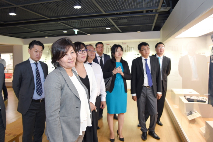 ������ ��ġ�� ����� û�縦 �����ϴ� ������(�������ð�����)