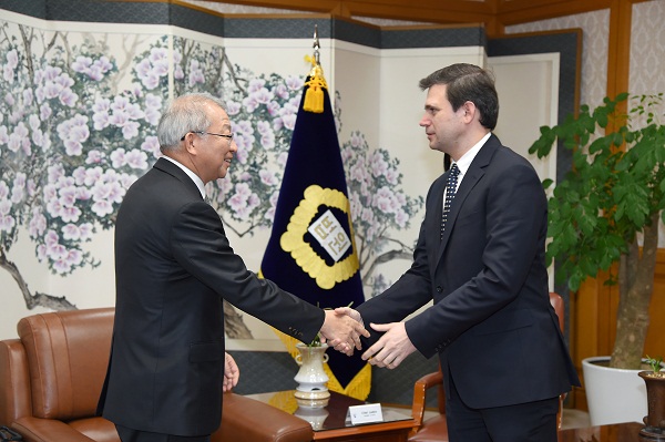 [11_07_16] Ambassador of Belarus pays a courtesy call on the Chief Justice