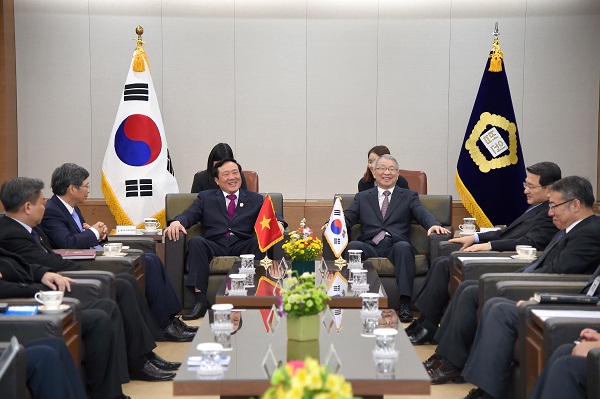 [12_12_16] Chief Justice of Supreme Peoples Court of Vietnam Visits Korea