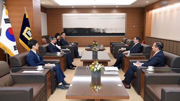 [8_1_19]Ambassador of the Argentine Republic to Korea pays a courtesy call on the Chief Justice