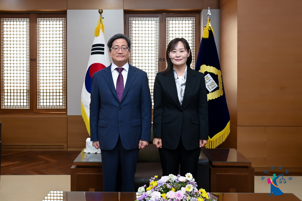 정정미 신임 헌법재판관 접견