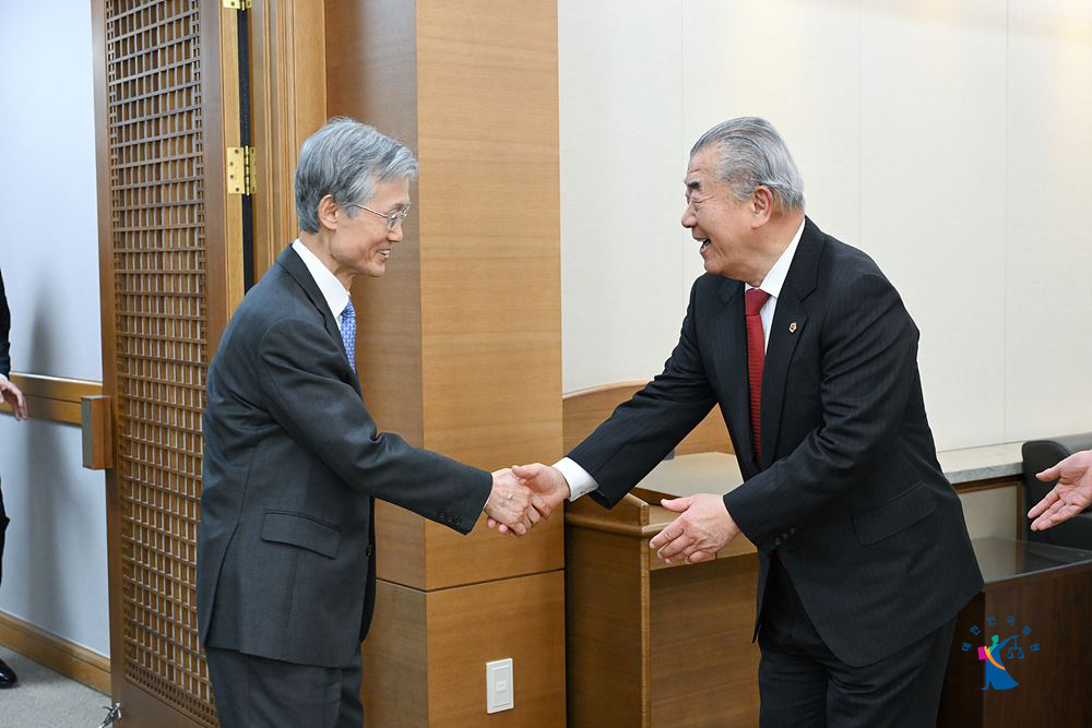 �̱�� �ѱ����п��� ����